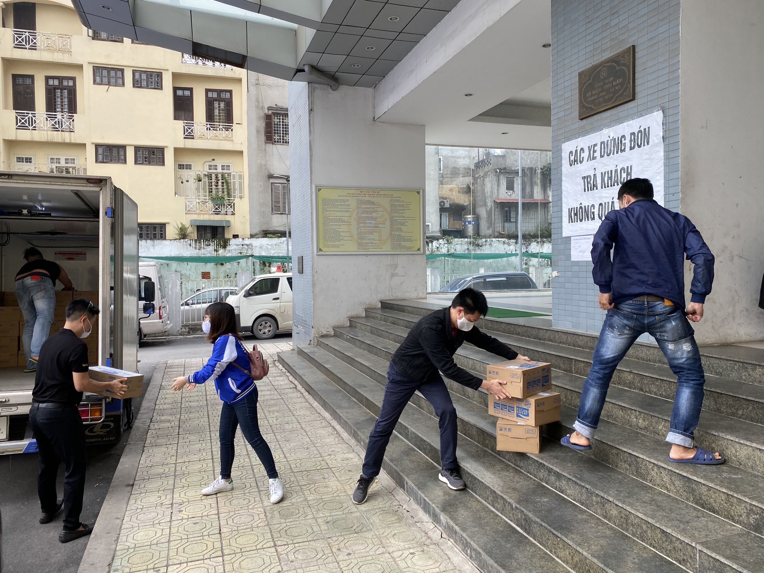 Thức uống bổ sung ion Pocari Sweat đồng hành cùng chiến dịch Xin cảm ơn ủng hộ các y bác sĩ chống Covid-19 Thức uống bổ sung ion Pocari Sweat đồng hành cùng chiến dịch Xin cảm ơn ủng hộ các y bác sĩ chống Covid-19